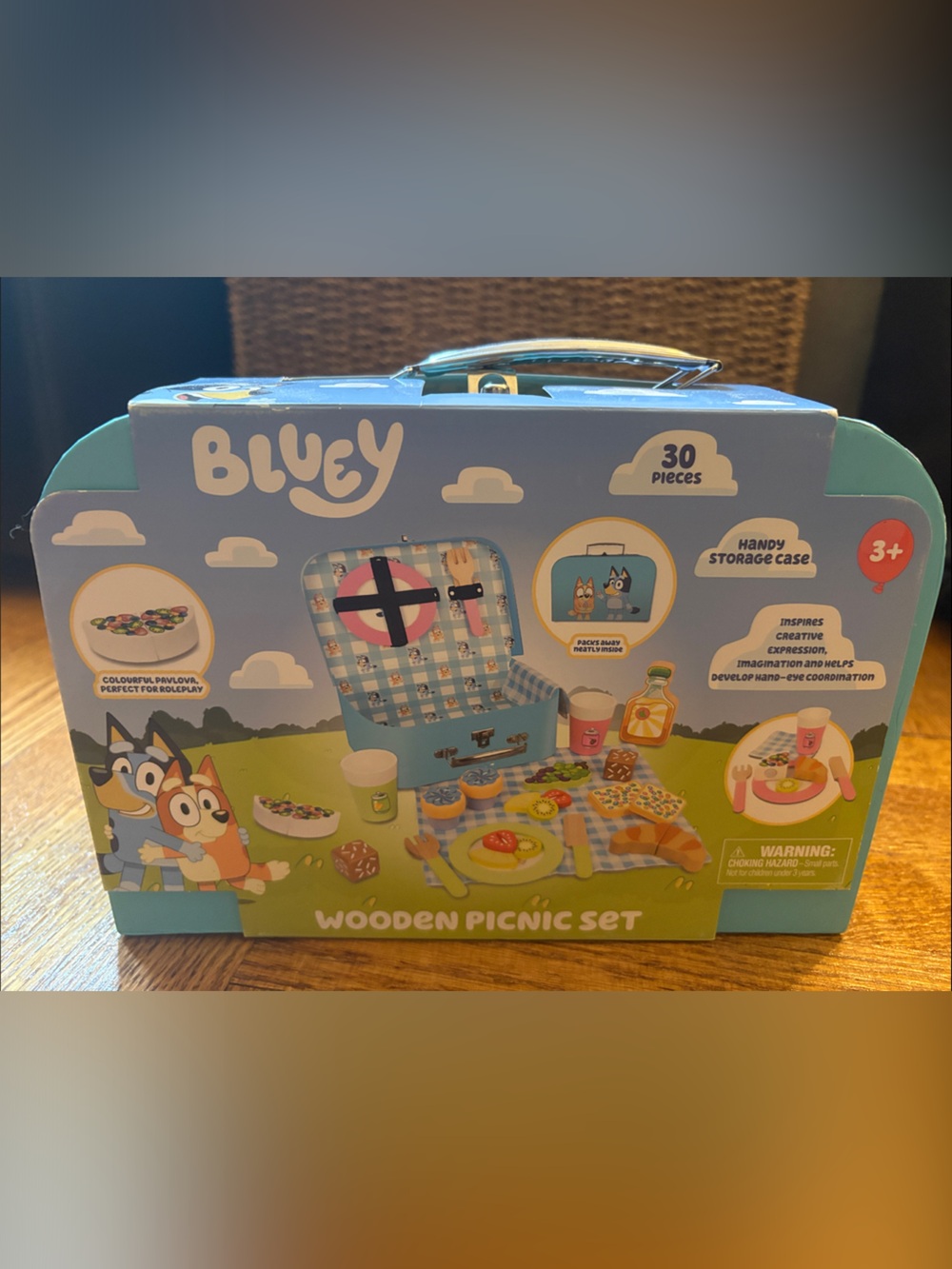 Bluey Wooden Picnic Playset - Blue Check Picnic Case